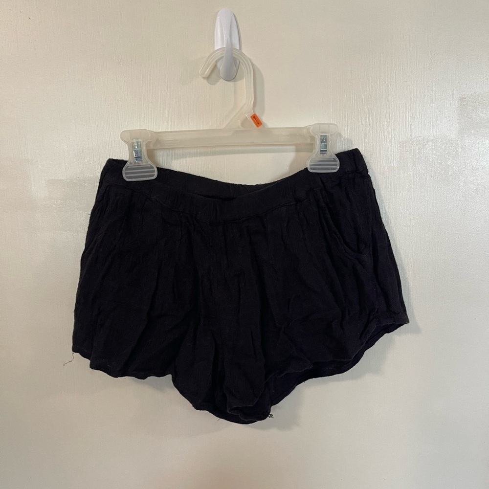 O’Neill black flowy shorts